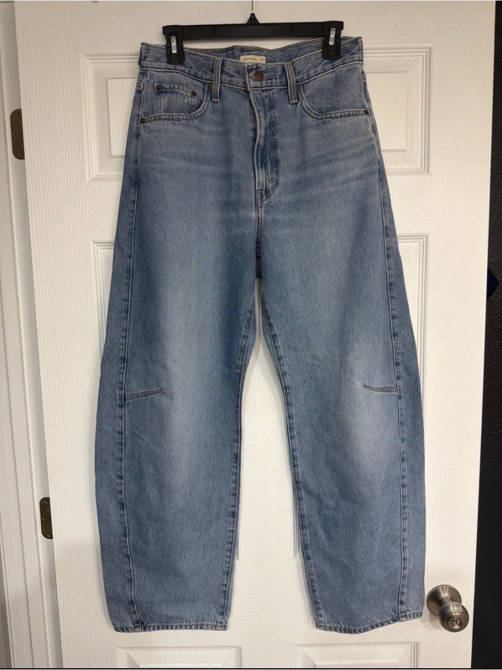Levi's cinch barrel jeans
